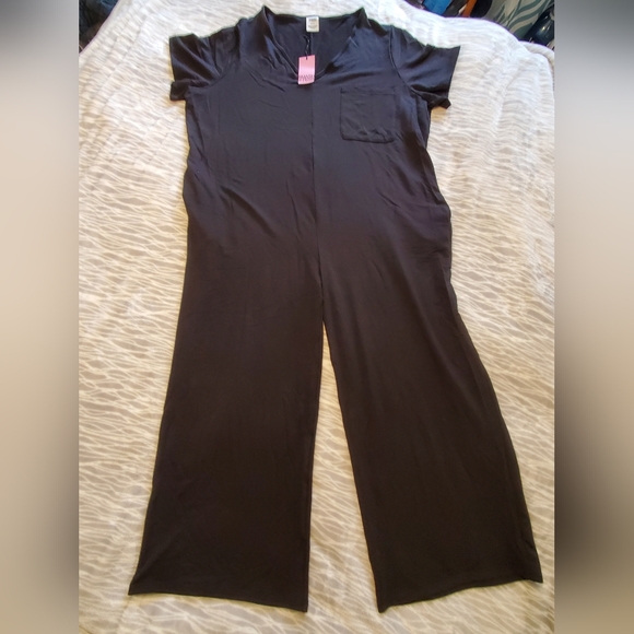 Romper / Jumpsuit - Picture 3 of 6